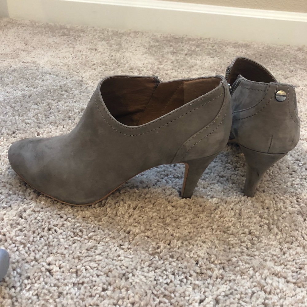 Vince Camuto Booties 6.5